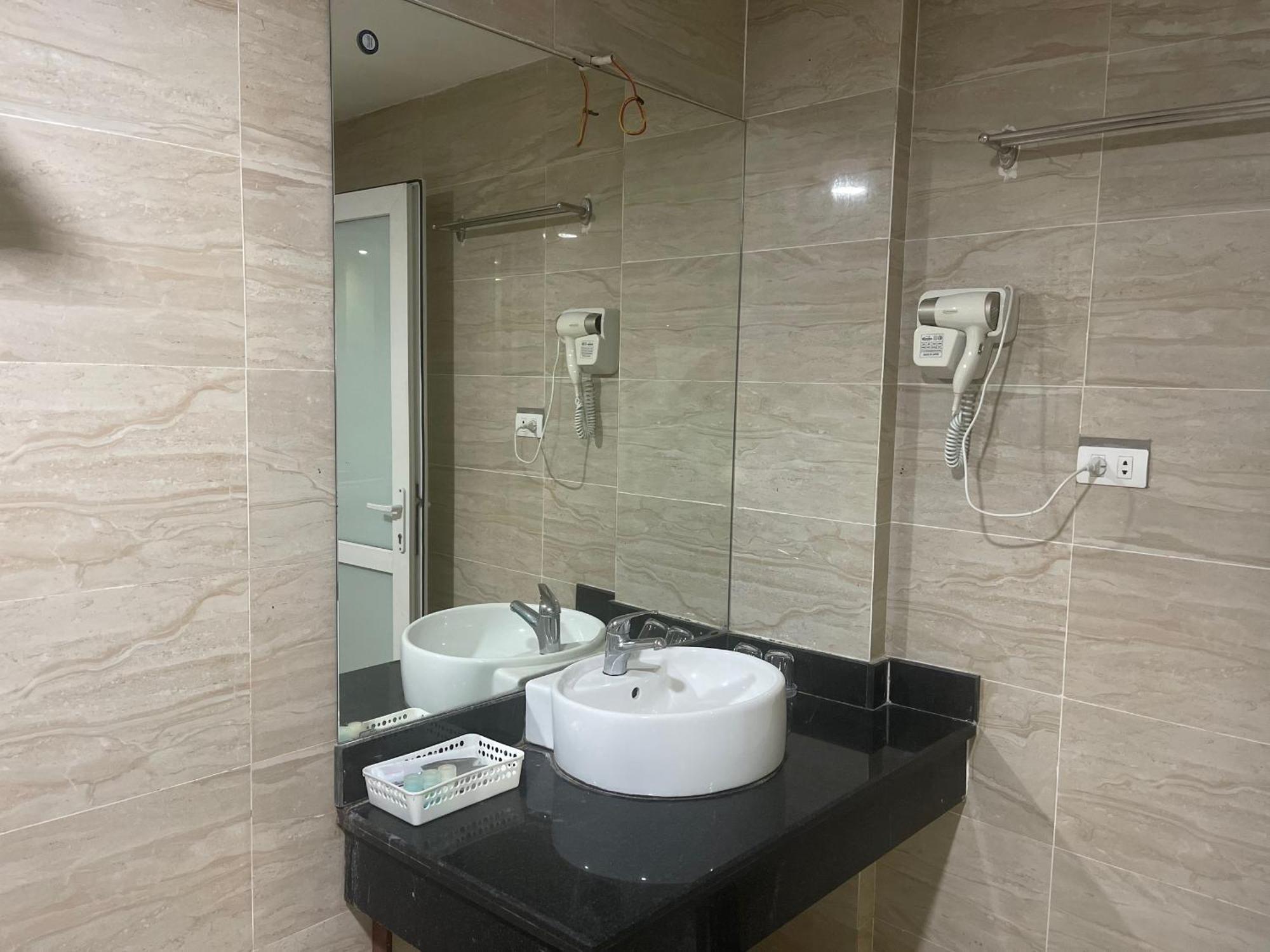 האנוי New Amely Hotel מראה חיצוני תמונה